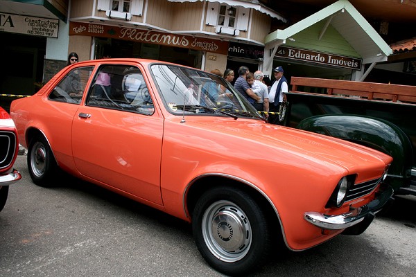 1018_12300_chevrolet-8_163.jpg