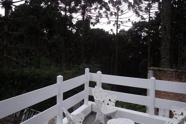 12106525-1.jpg