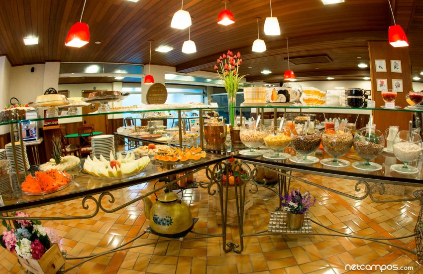 buffet-cafe-manha-flat-hotel-palazzo-reale