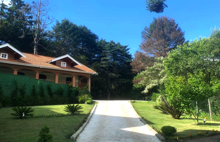fachada-pousada-vila-floratta-campos-do-jordao-04
