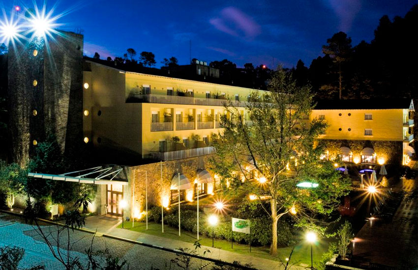 grande-hotel-fachada-noturna
