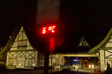 Temômetro marca 6 graus no dia 1º de maio de 2012 